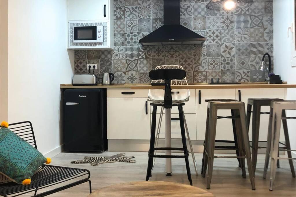 Apartment M5 Cool Terrace. Metro 1 Min. Center 15' By Metro Esplugues de Llobregat