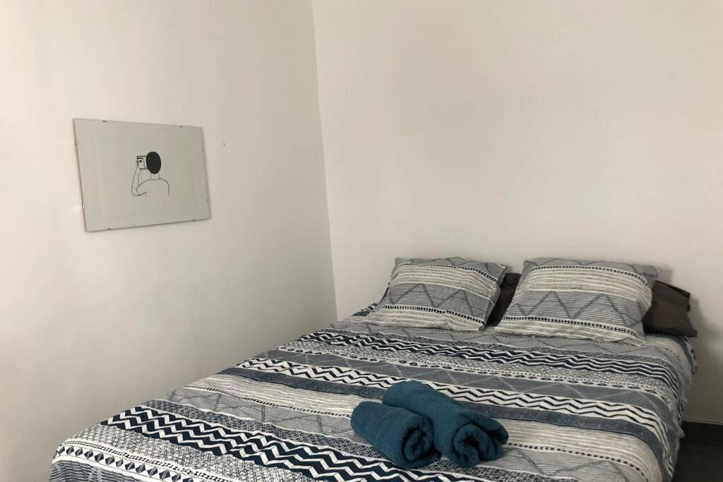 M4 Cool Terrace. 1 Min To Metro. 15 Min To Center Apartment