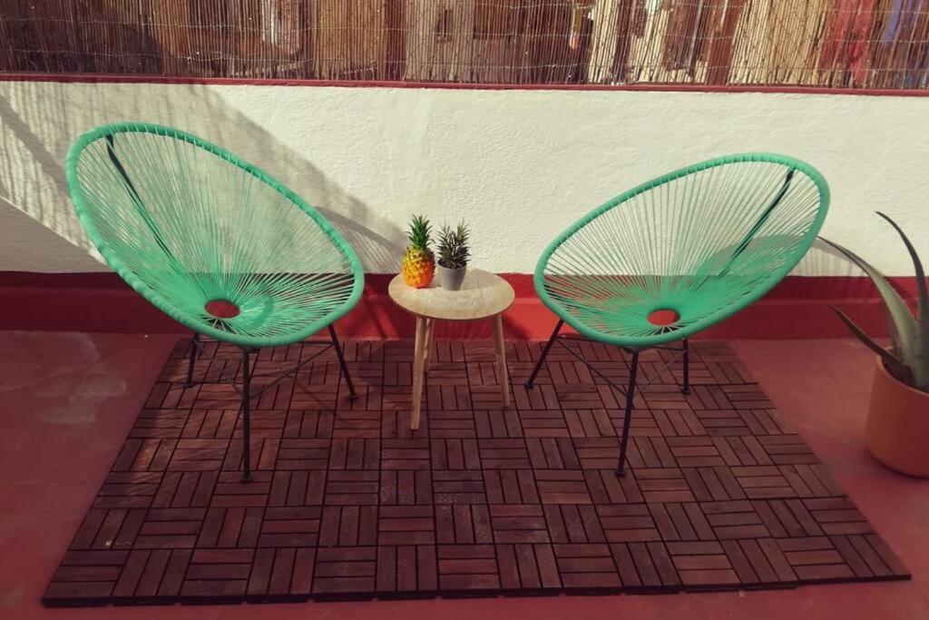 Apartment M4 Cool Terrace. 1 Min To Metro. 15 Min To Center *