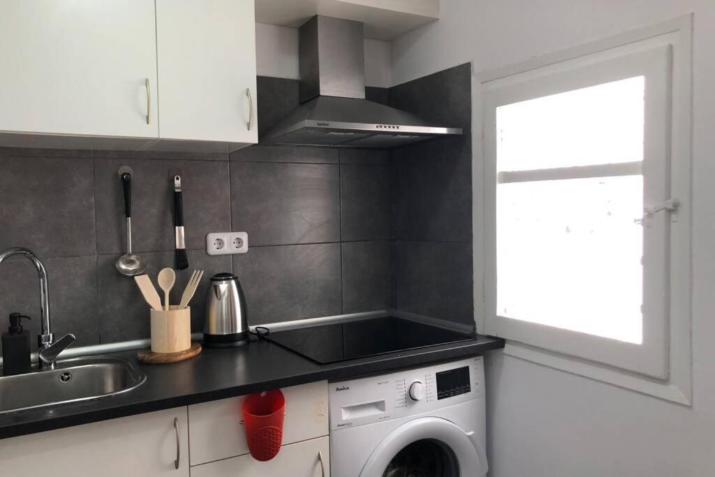 M4 Cool Terrace. 1 Min To Metro. 15 Min To Center Esplugues de Llobregat