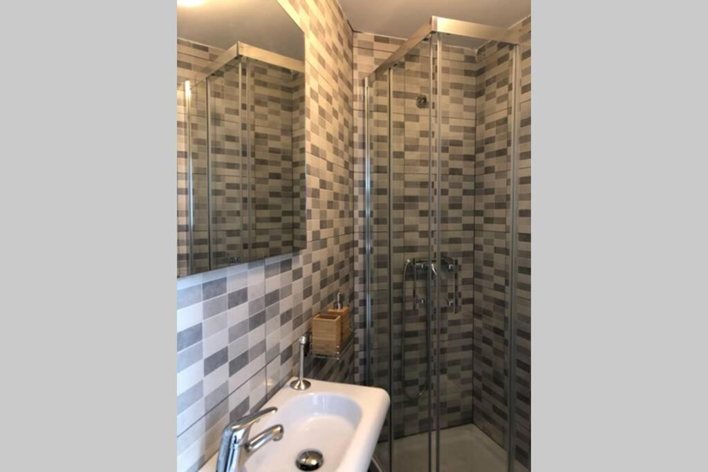 Apartment M4 Cool Terrace. 1 Min To Metro. 15 Min To Center Esplugues de Llobregat