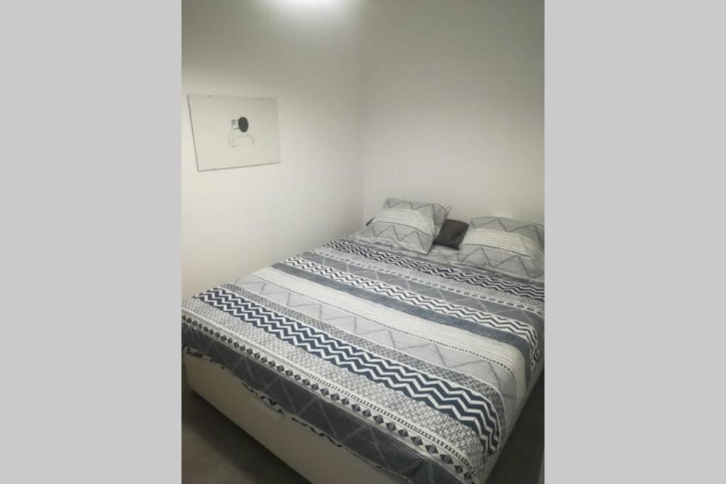 Apartment M4 Cool Terrace. 1 Min To Metro. 15 Min To Center *