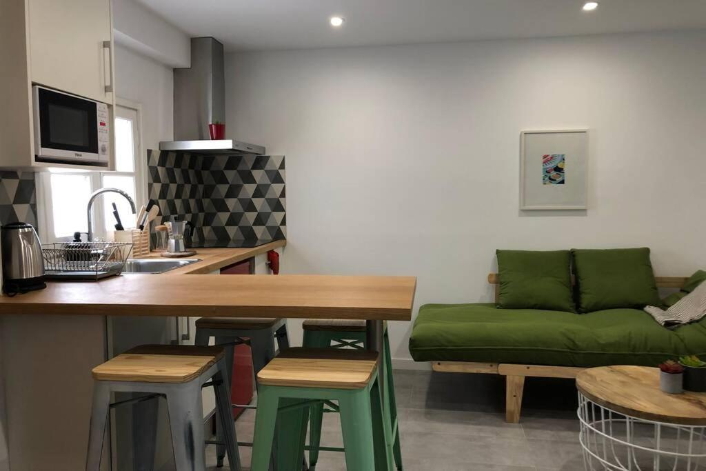 Apartment M3 Terrace. Cool 15 Min Center By Metro