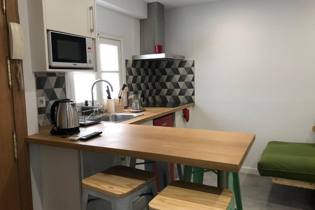 M3 Terrace. Cool 15 Min Center By Metro Apartment Esplugues de Llobregat