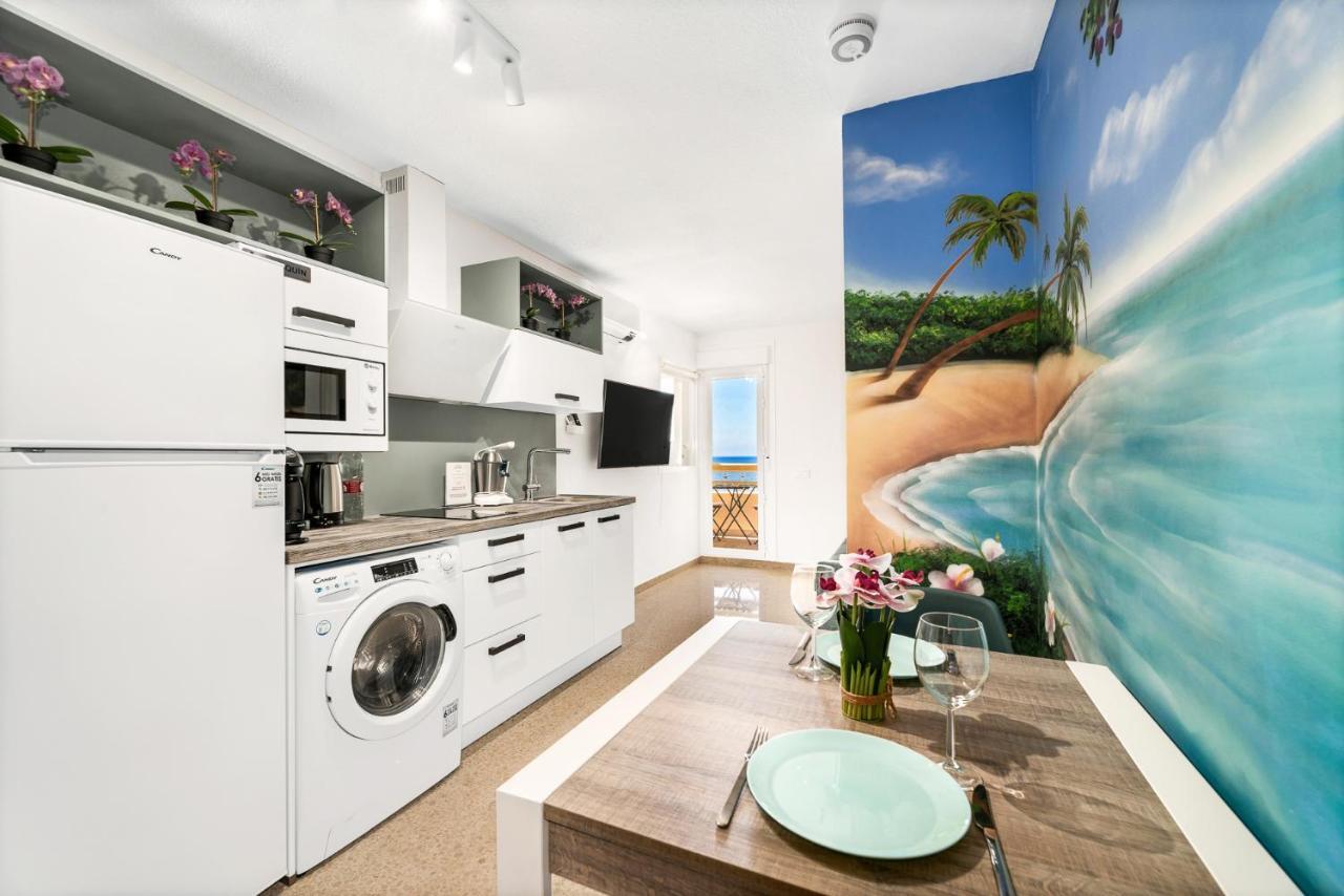 Apartment First Line! Art-apartment On The Seafront Of With Swimming Pool *