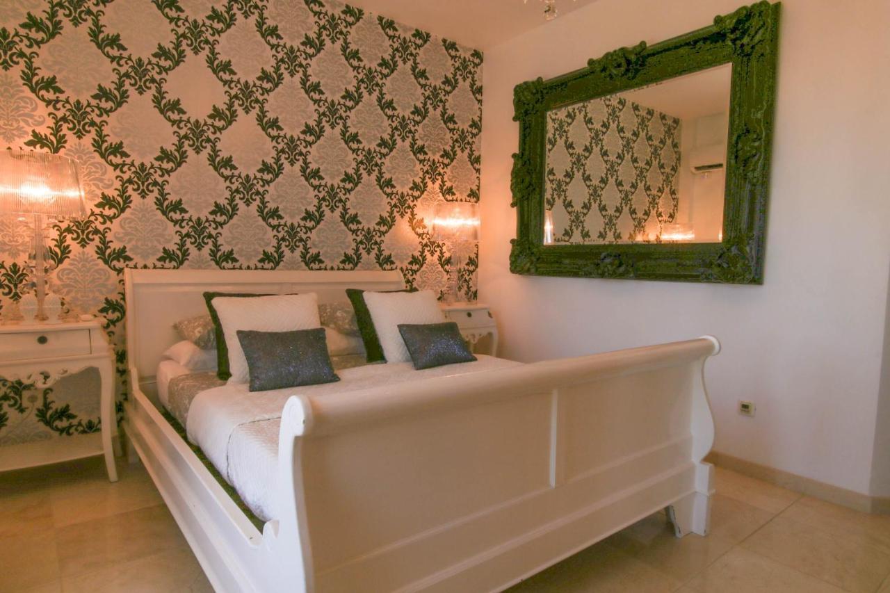 Tess Moscatel Villa *