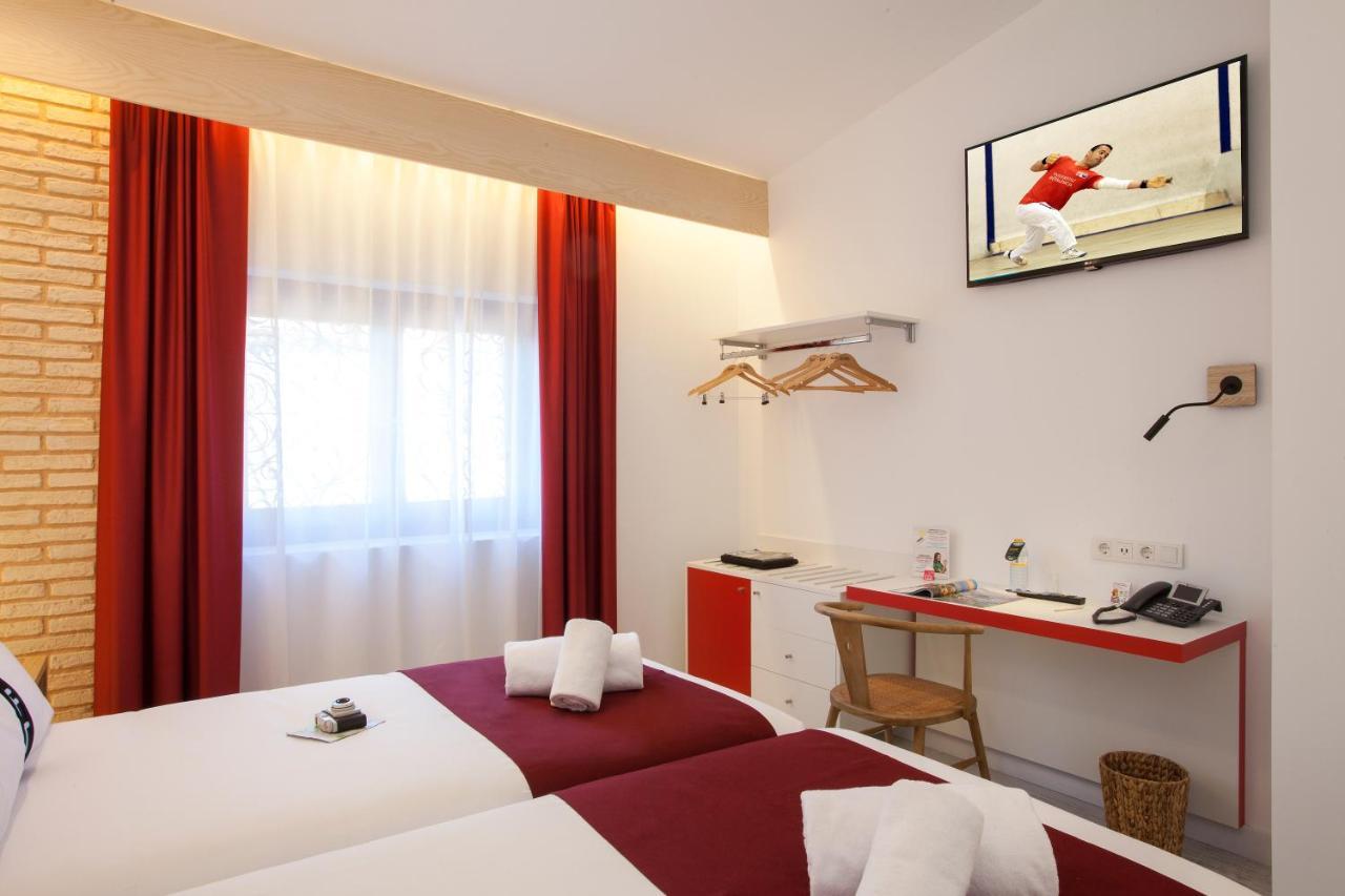 Casual Socarrat - Adults Only 3*