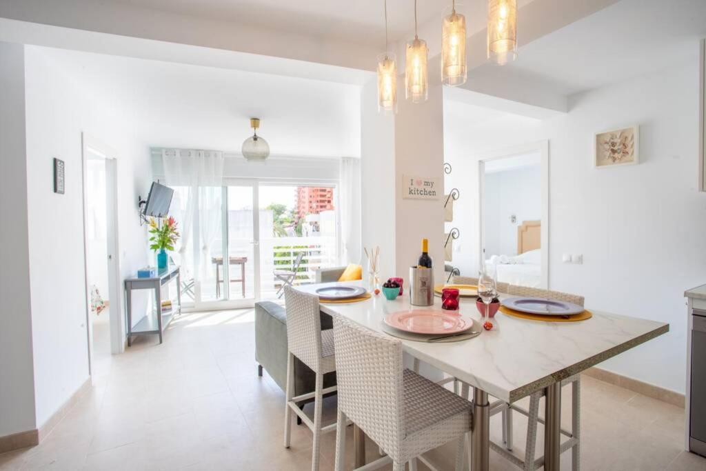 Apartment New Fantastic Location 2 Bed, 2 Bath 150m From The Beach, Central