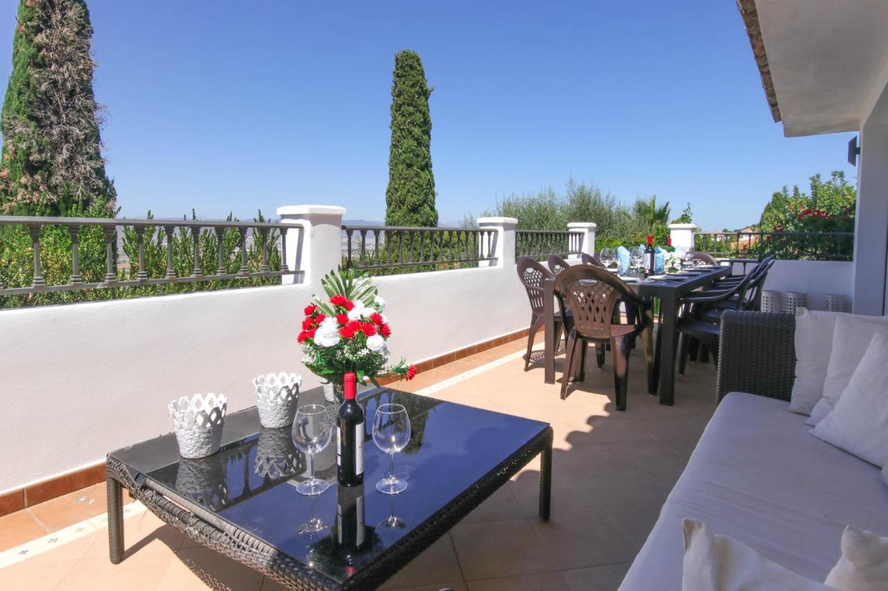 Tess Moscatel Villa