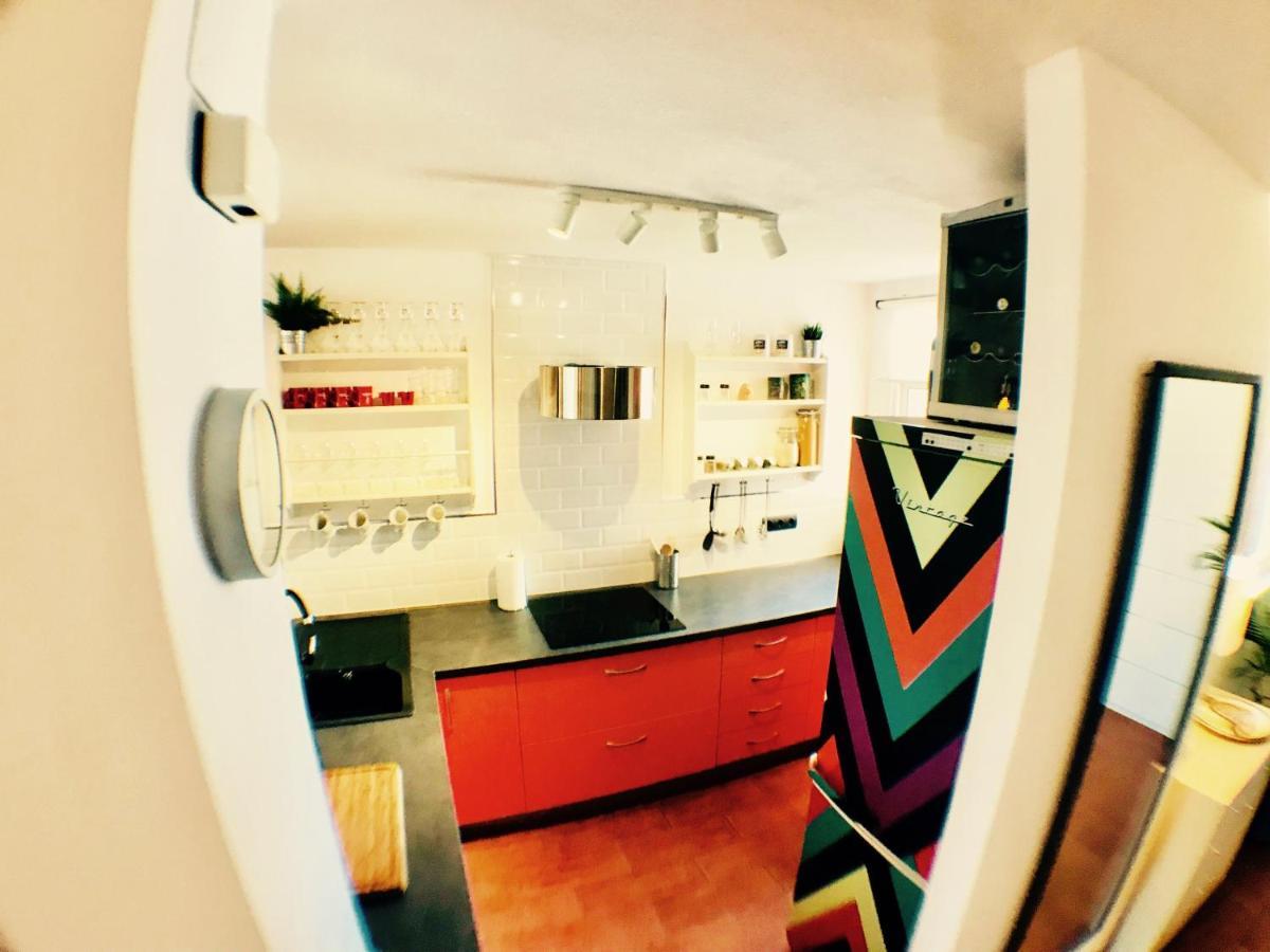 Apartment Fully Furnished Luxury By The Beach. *