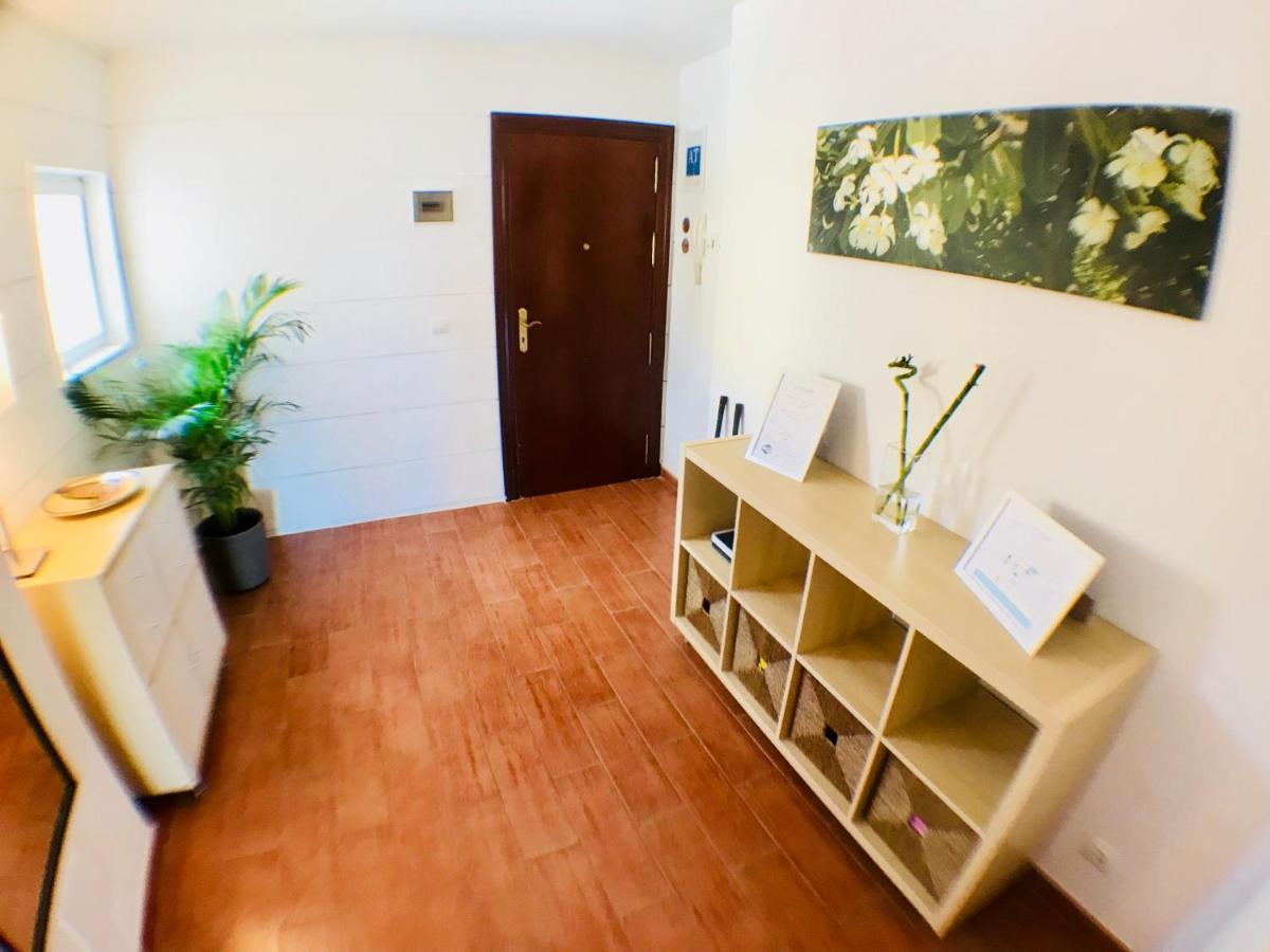 Fully Furnished Luxury By The Beach. Apartment