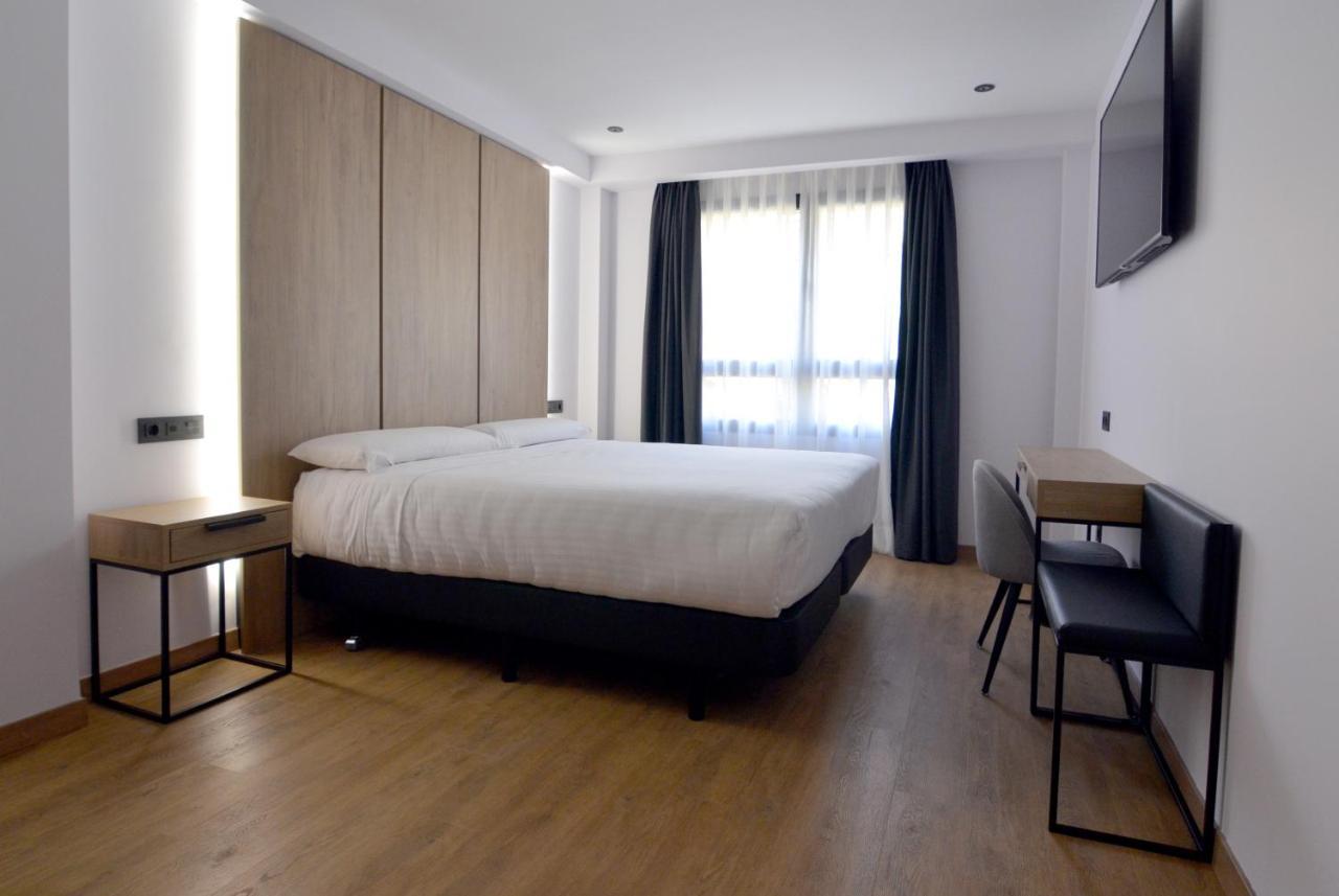 Uve Marcenado Hotel 3*