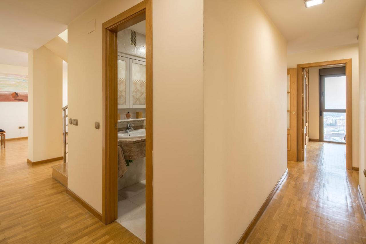 Atico Granada, Penthouse, 18-19th Floor, Centre, Views, Terrace, Free Parking Apartamento *