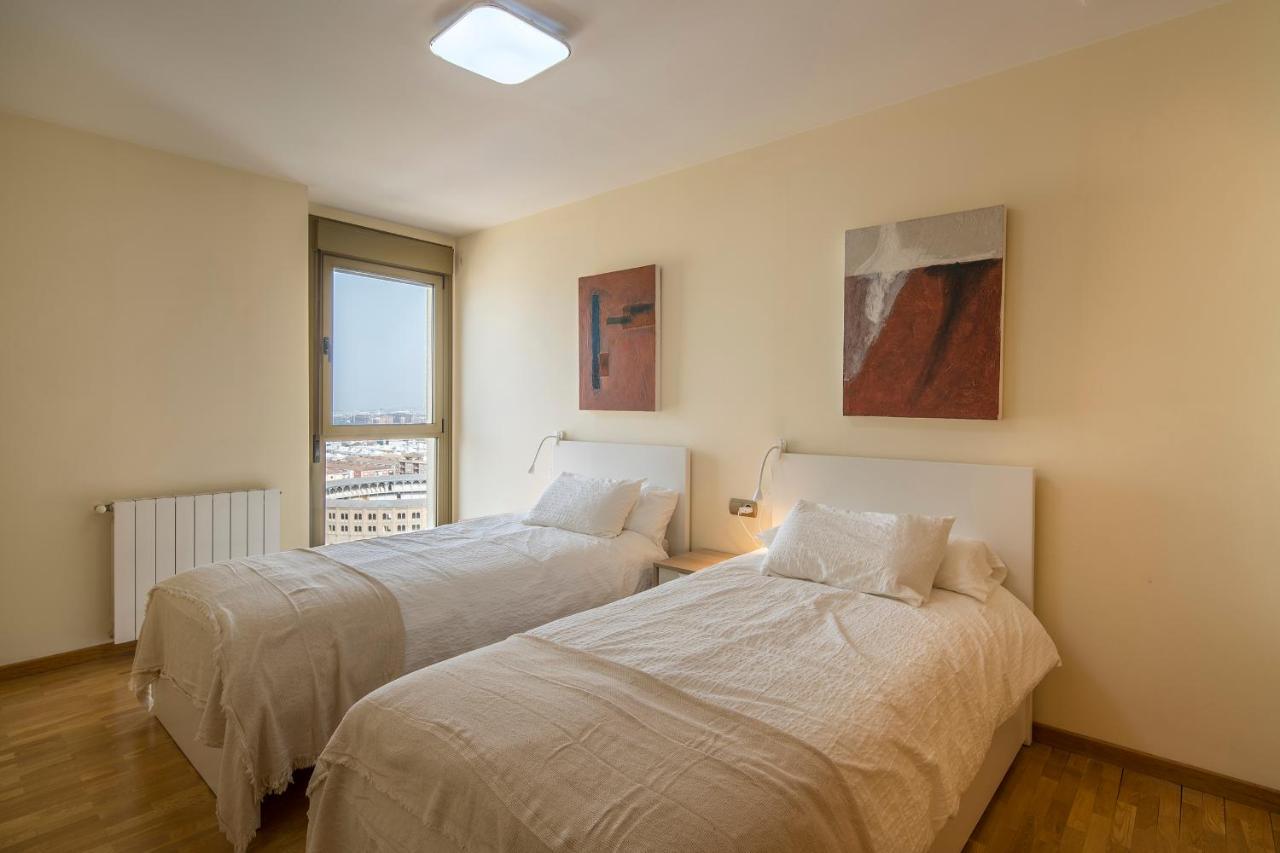 Atico Granada, Penthouse, 18-19th Floor, Centre, Views, Terrace, Free Parking *