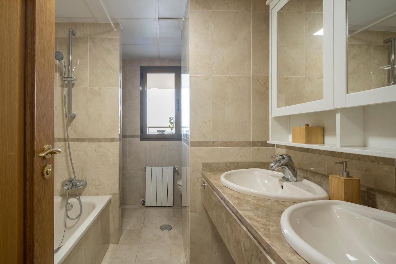Apartamento Atico Granada, Penthouse, 18-19th Floor, Centre, Views, Terrace, Free Parking