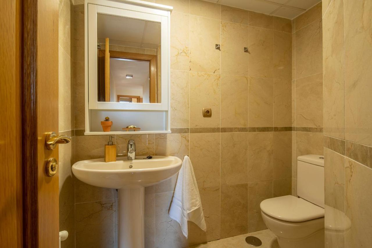 Atico Granada, Penthouse, 18-19th Floor, Centre, Views, Terrace, Free Parking * Granada