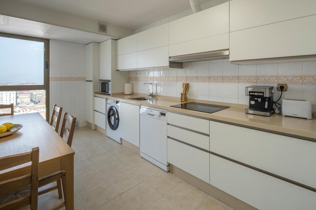 Apartamento Atico Granada, Penthouse, 18-19th Floor, Centre, Views, Terrace, Free Parking *