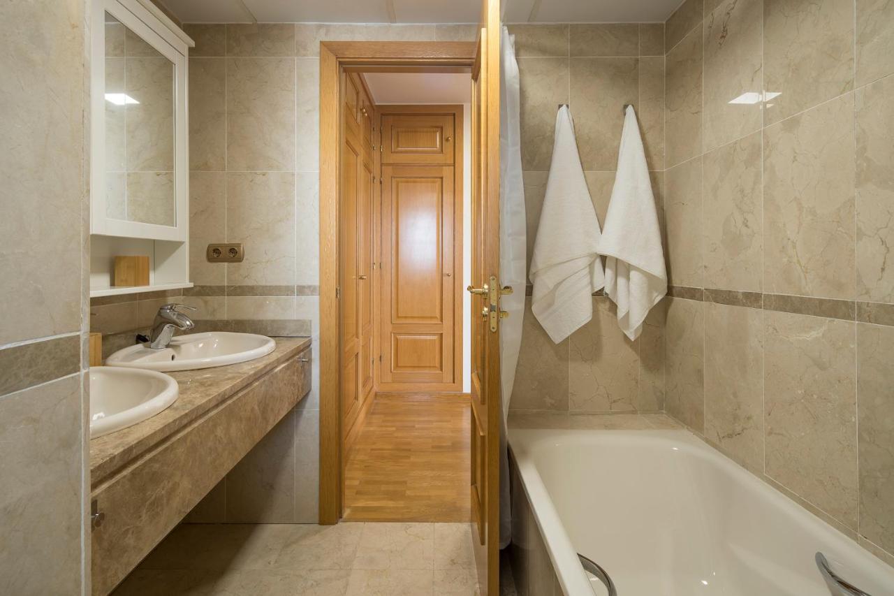 Apartamento Atico Granada, Penthouse, 18-19th Floor, Centre, Views, Terrace, Free Parking *