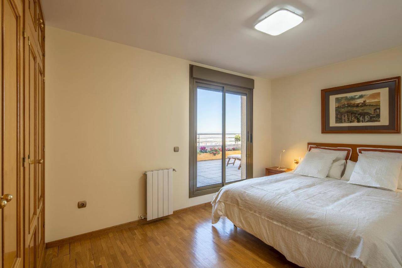 Apartamento Atico Granada, Penthouse, 18-19th Floor, Centre, Views, Terrace, Free Parking *