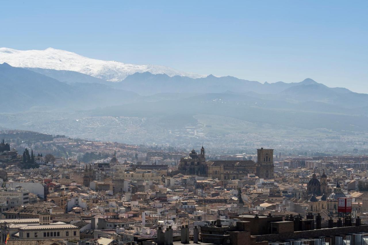 Atico Granada, Penthouse, 18-19th Floor, Centre, Views, Terrace, Free Parking *