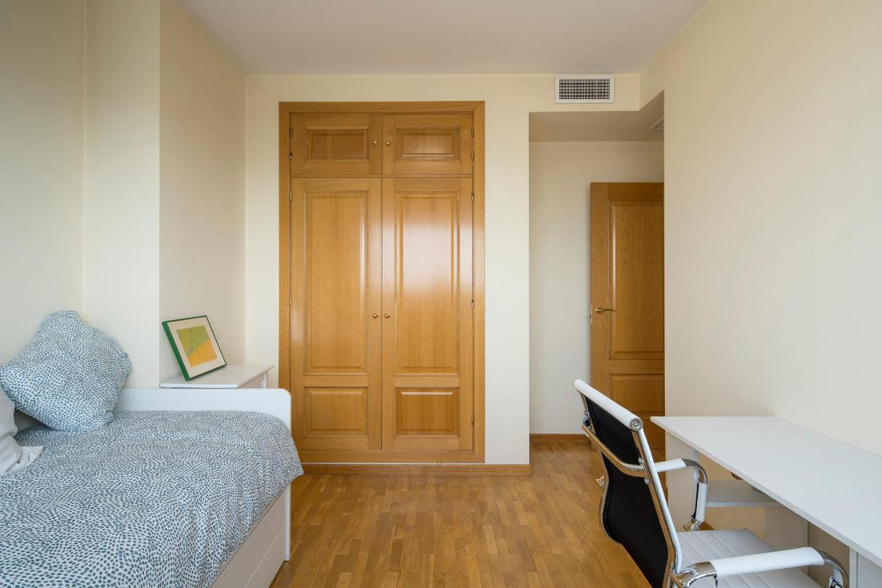 Atico Granada, Penthouse, 18-19th Floor, Centre, Views, Terrace, Free Parking Apartamento Granada