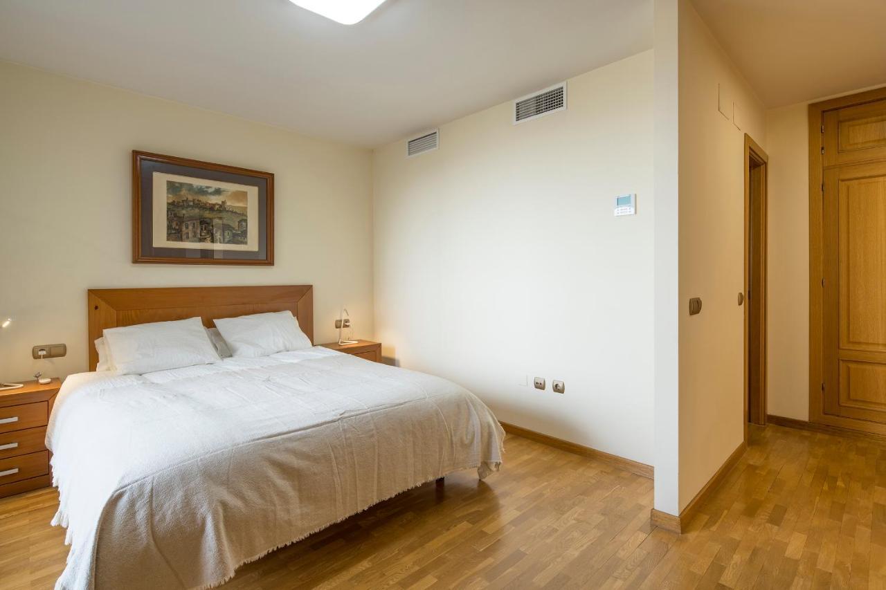 Apartamento Atico Granada, Penthouse, 18-19th Floor, Centre, Views, Terrace, Free Parking *