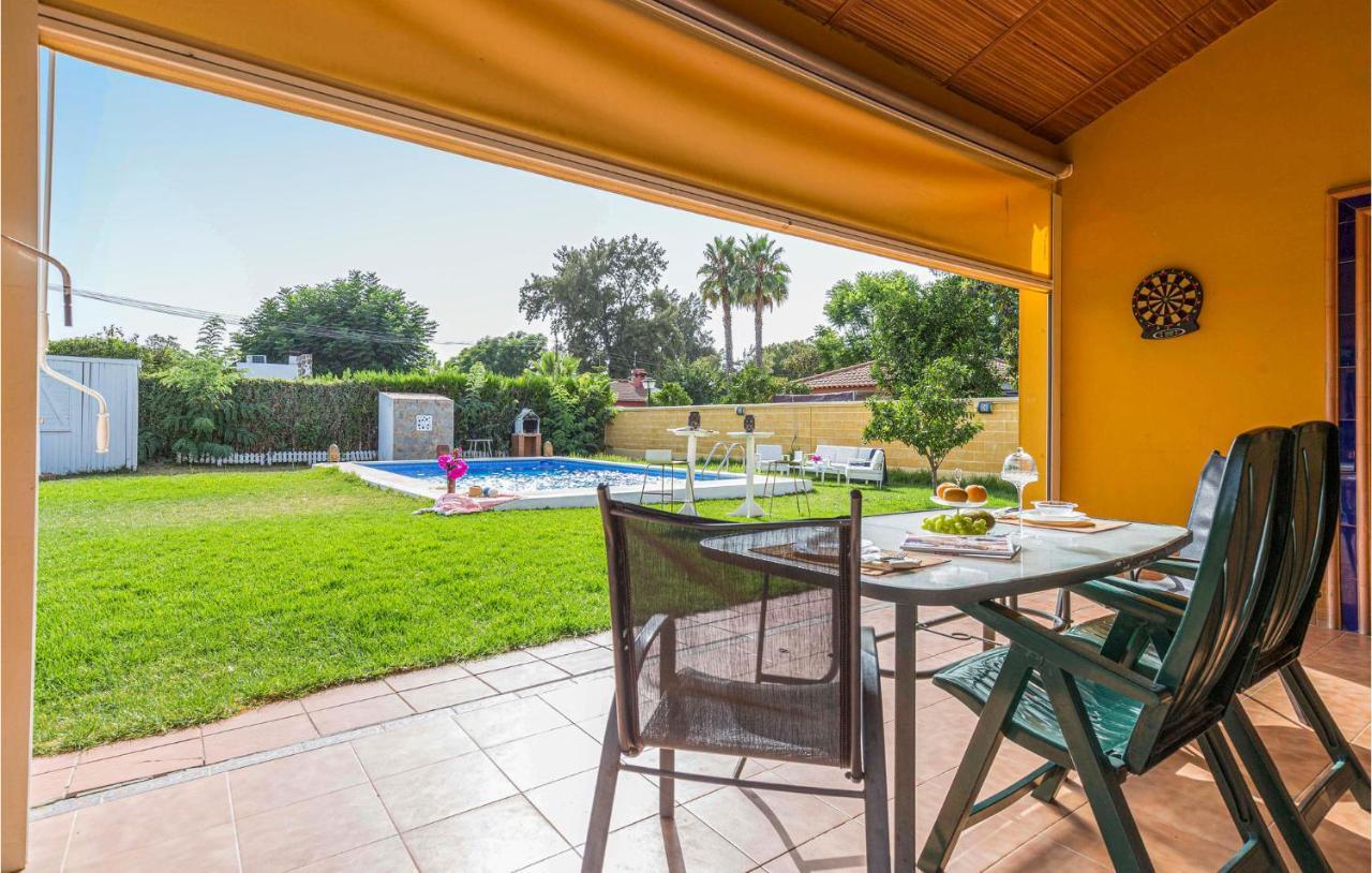 Beautiful In With 3 Bedrooms, Wifi And Swimming Pool Holiday home