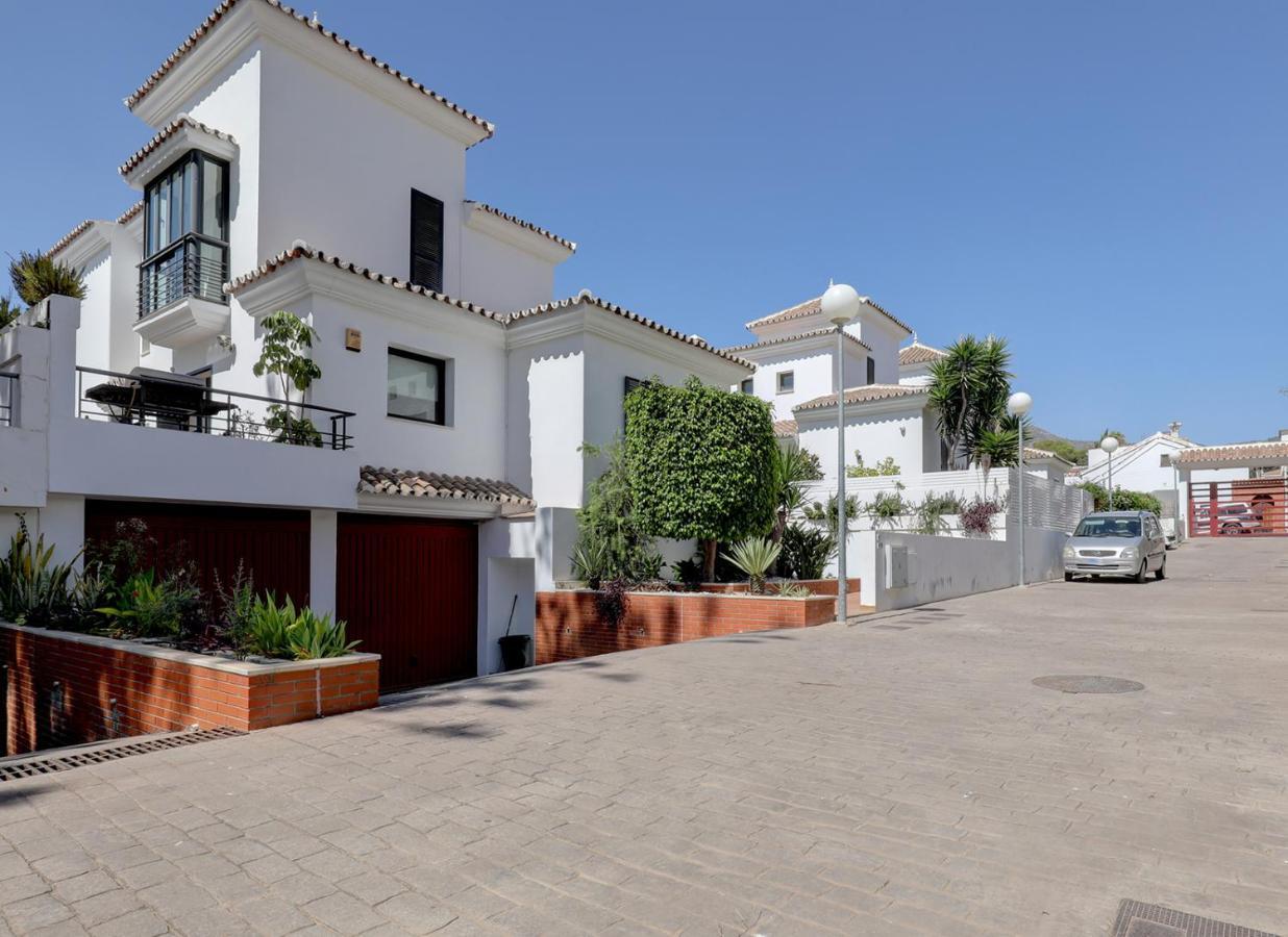 Villa In Puerto Marina With Private Pool *