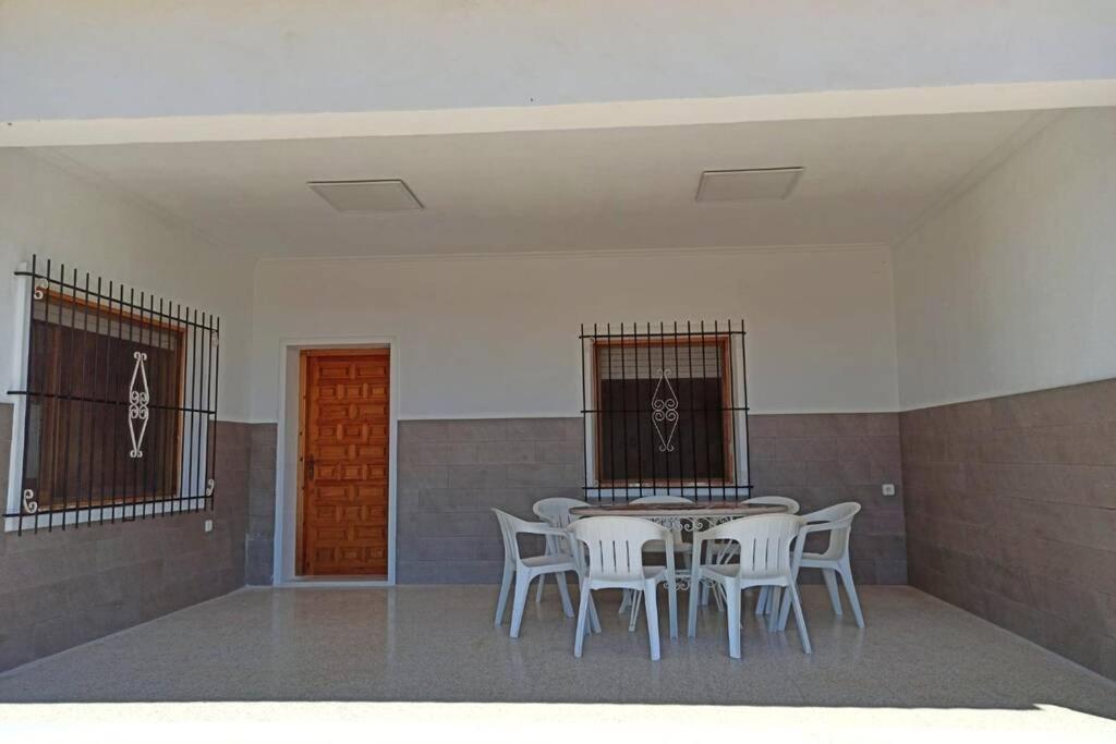 Rústica Privada Con Gran Y Piscina