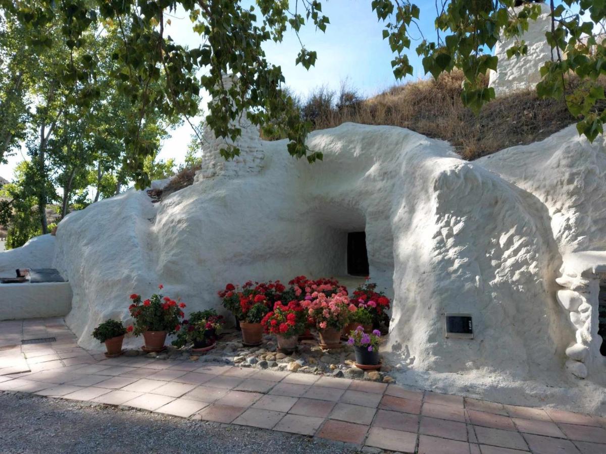 Cueva El Guindas * Baza
