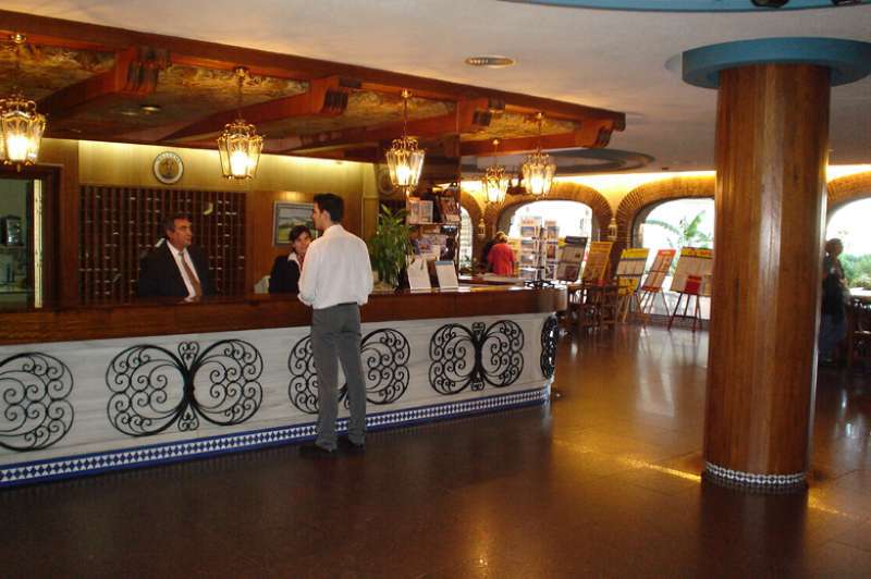 Bajondillo Apartahotel