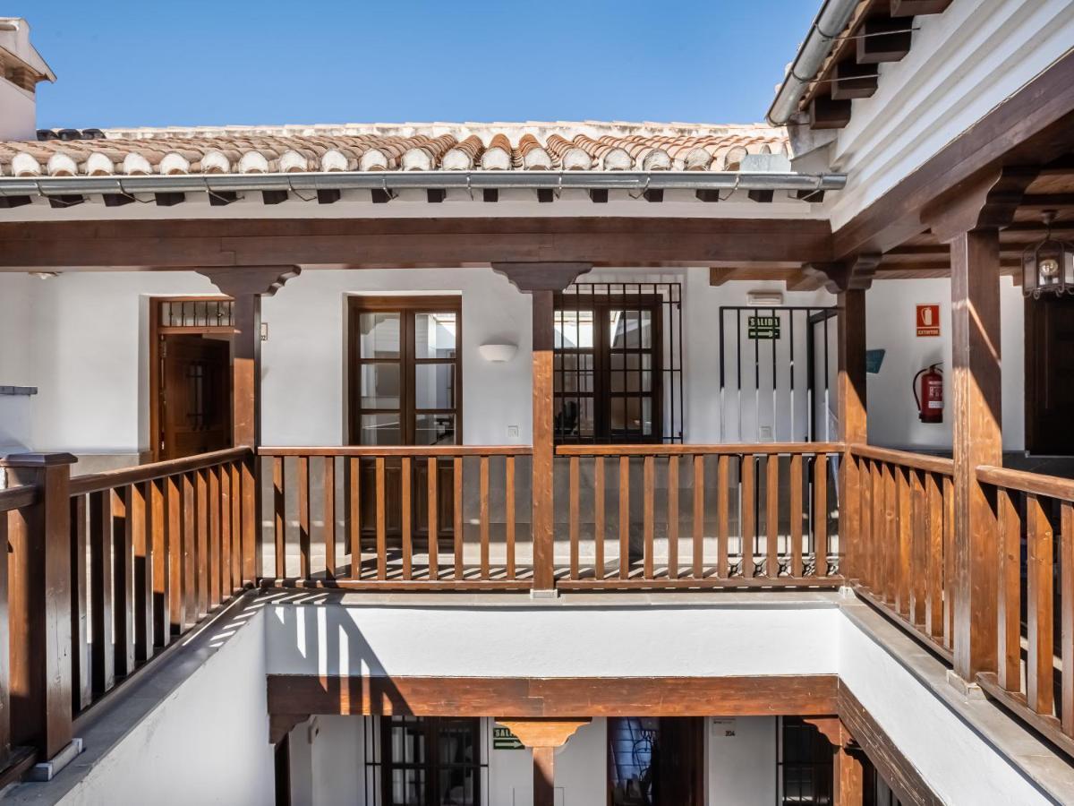 Limehome Calle Santa Ana *