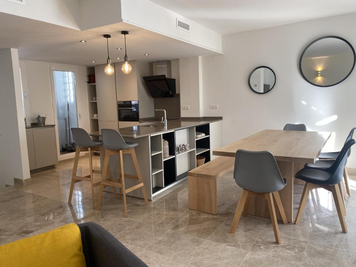 Preciosa Casa De 4 Y 3 Baños, Urbanización Naranjos, Puerto Banus *