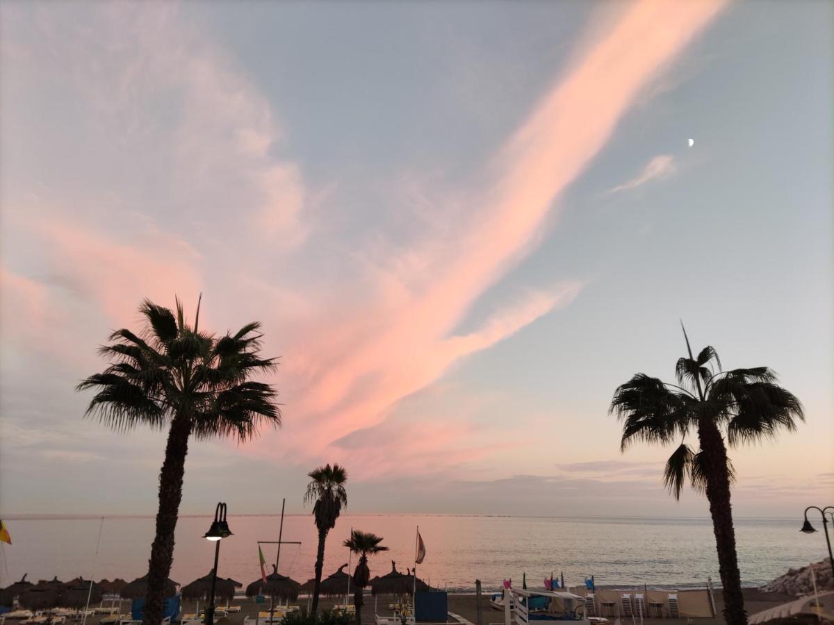 Nuevo Roca Chica, Primera Línea Playa,torremolinos Apartamento