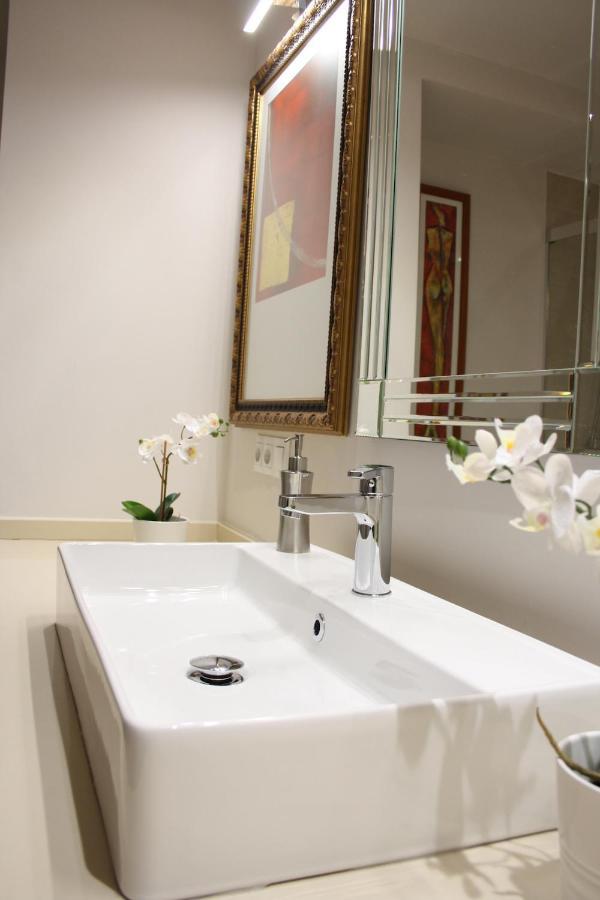 Elegancia By Sevillaluxurysuites * Seville