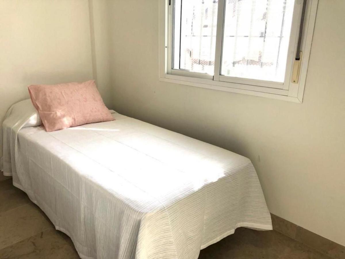 Сasa de vacaciones Preciosa Casa De 4 Y 3 Baños, Urbanización Naranjos, Puerto Banus