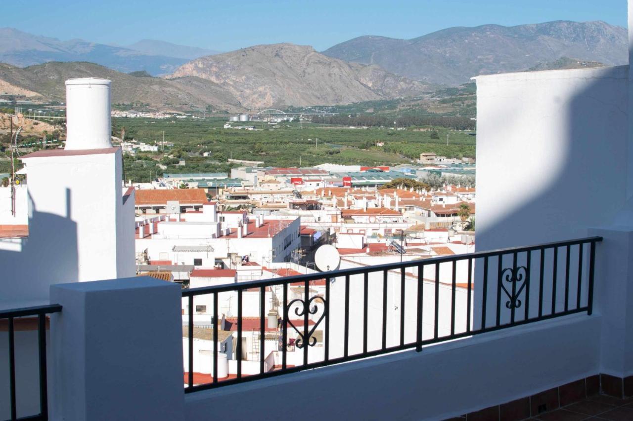 Casa Con Terraza Y Patio Privado En El Casco Antiguo De * Salobreña