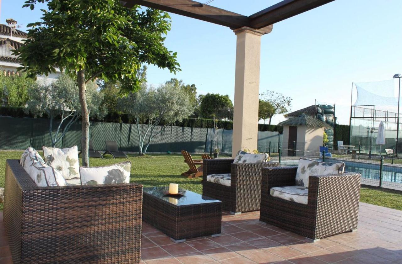 Villa Luxurious Villa. Prívate Pool, Padel Court. Subway