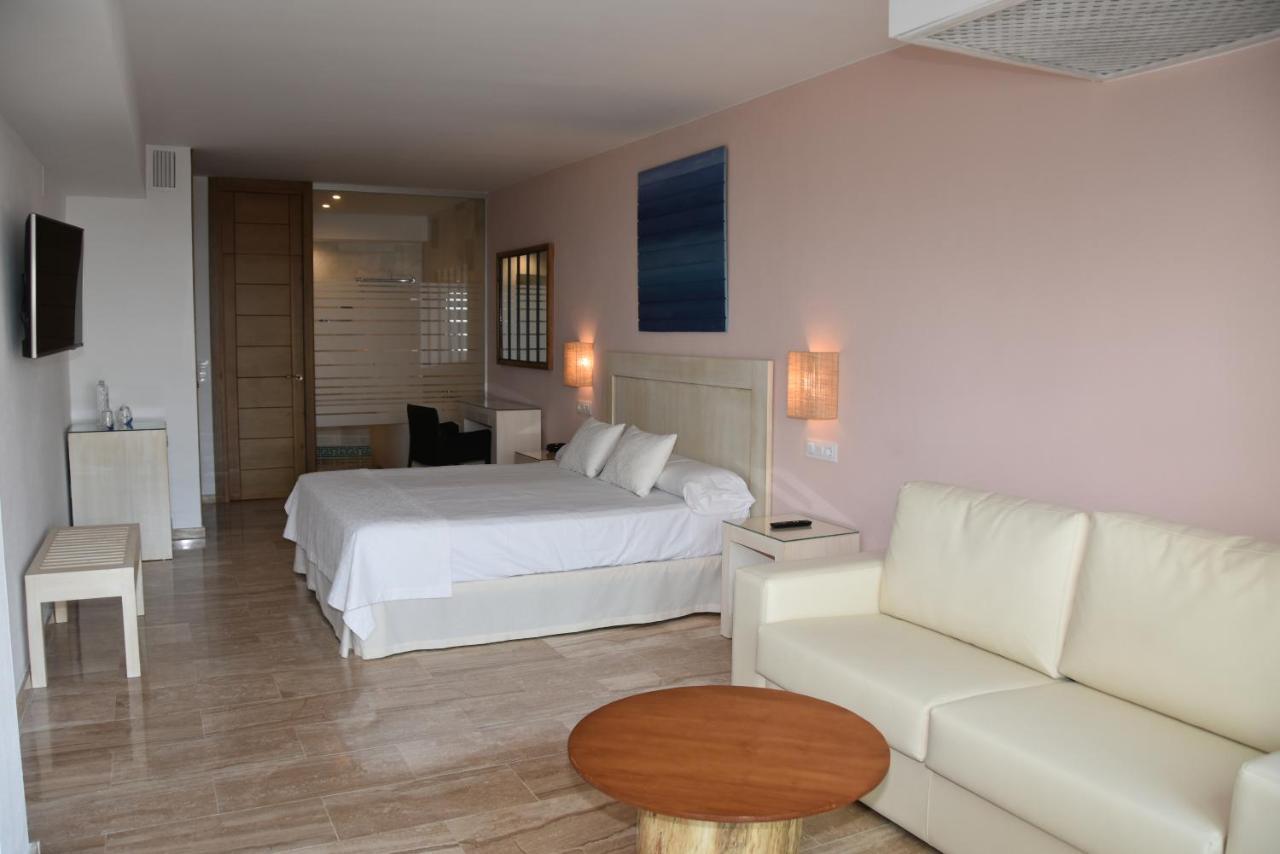 Doña Lola Zahara 4*