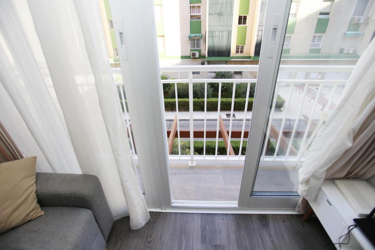 Apartamento En Calle Mendoza - Zona Huelin&300 Mts De La Playa Málaga