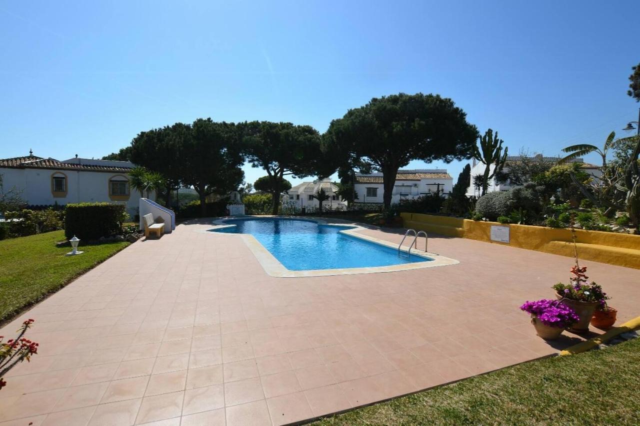 Holiday home Calahonda - Sleeps 6 - Parking - Garden - Pool