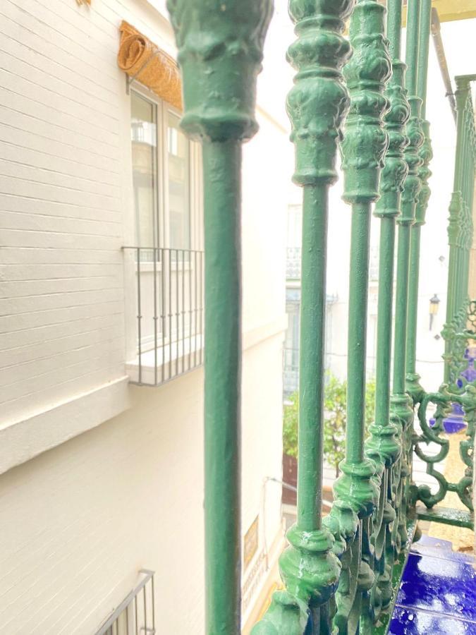 Comfortable Old Town, Parking Optional Apartment Seville