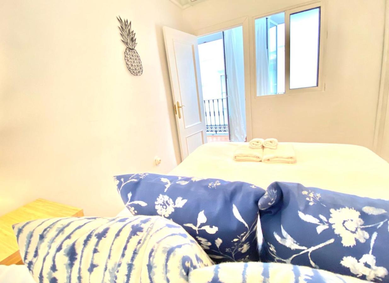 Comfortable Old Town, Parking Optional Apartment