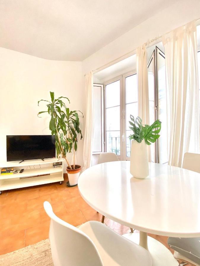 Comfortable Old Town, Parking Optional Apartment Seville
