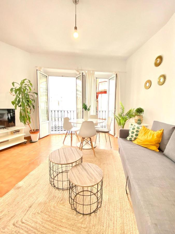 Apartment Comfortable Old Town, Parking Optional *
