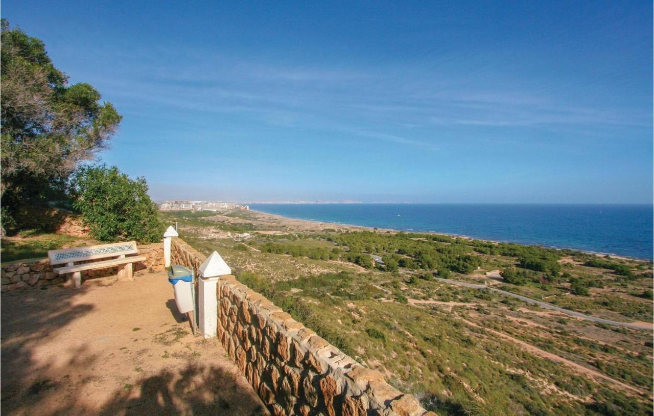 2 Bedroom Stunning In Сasa de vacaciones Santa Pola