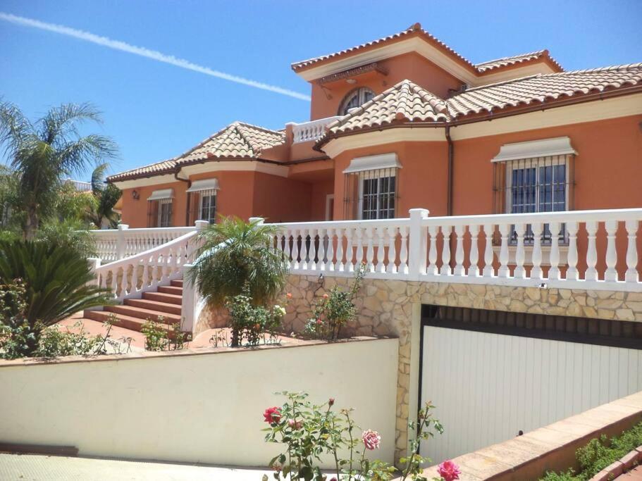 Maravillosa Con Piscina, Barbacoa Y Zona De Juegos