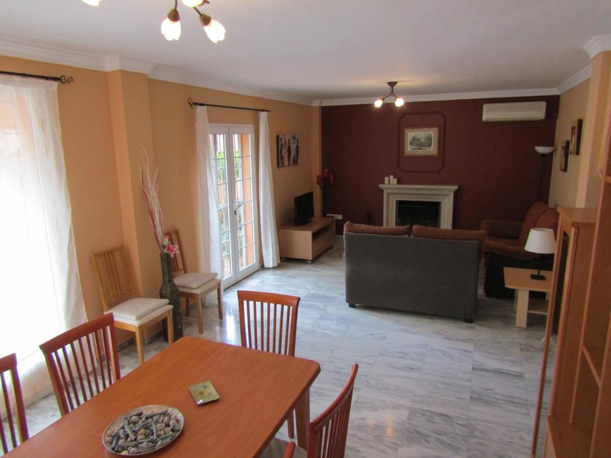 Villa Maravillosa Con Piscina, Barbacoa Y Zona De Juegos Málaga