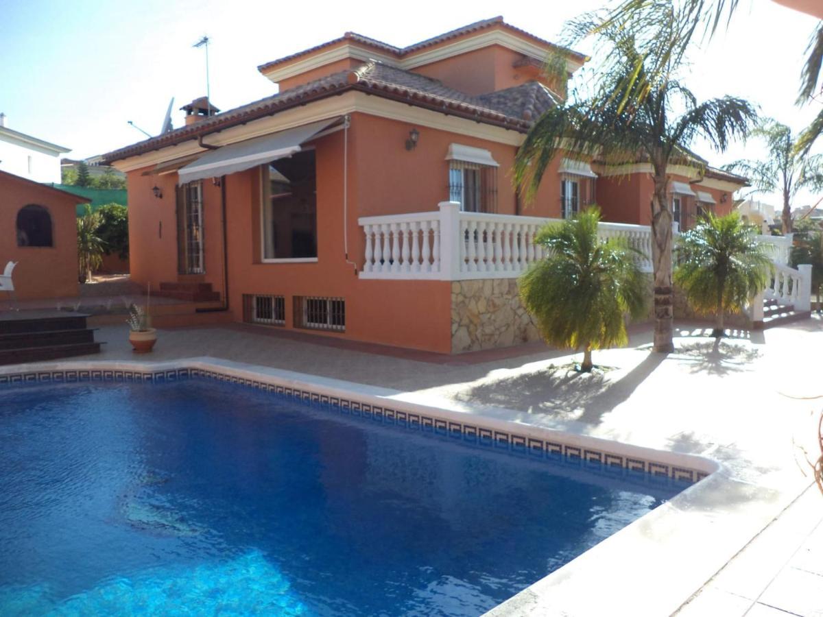 Villa Maravillosa Con Piscina, Barbacoa Y Zona De Juegos