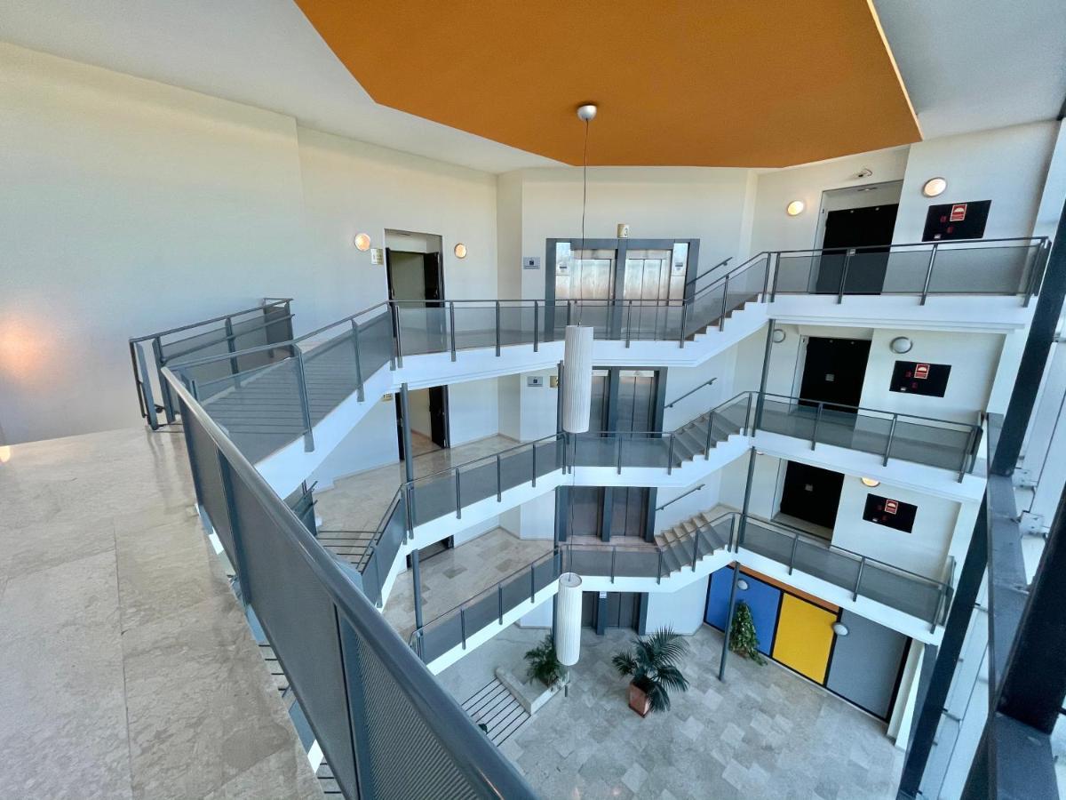 Aparthouse